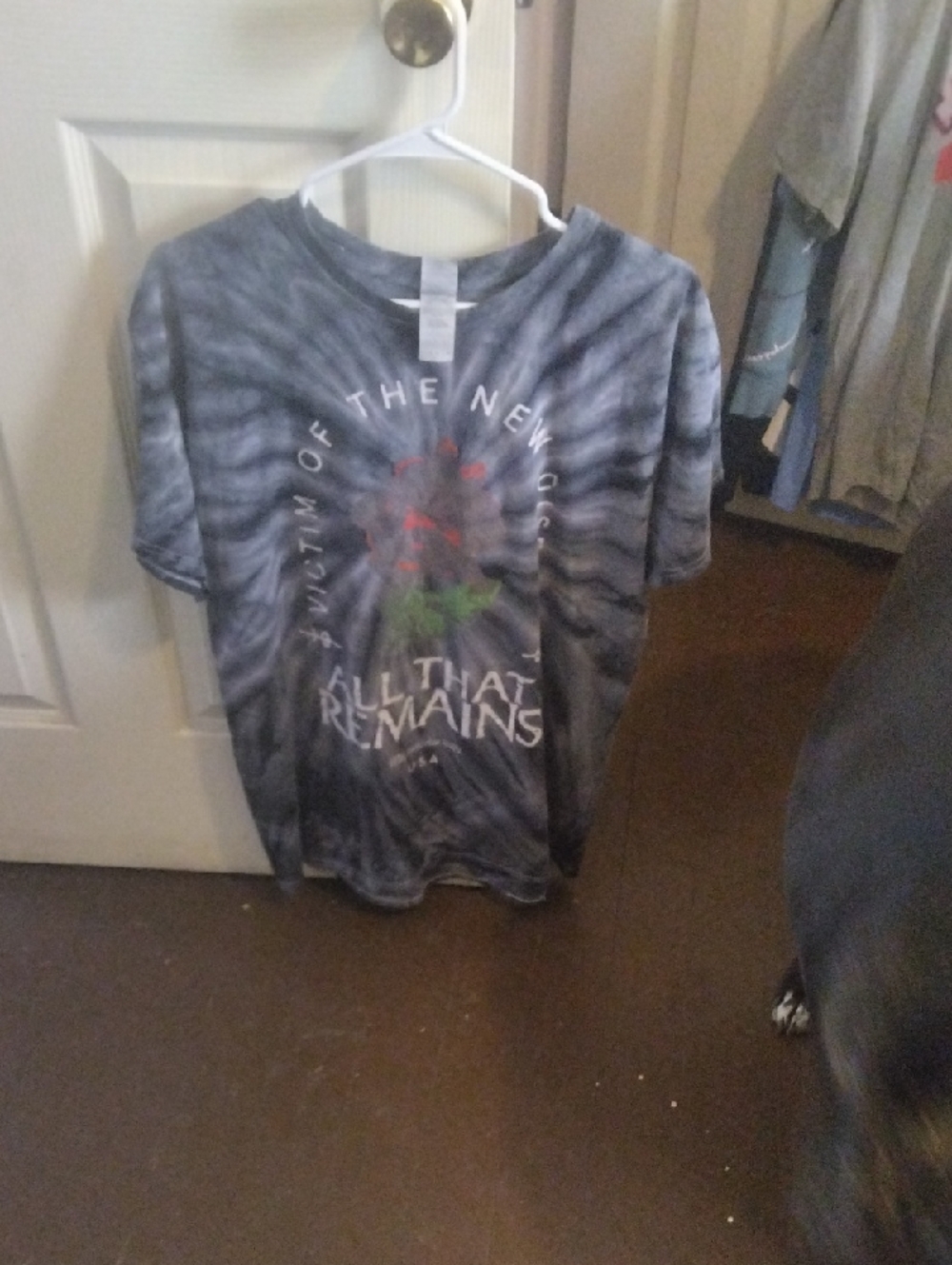 Tie-Dye Short Sleeve Graphic Tee in Black & Gray